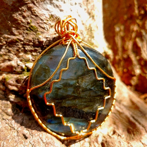 Large pendant - Picture 3 of 16